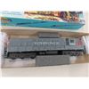 Image 2 : Athearn Southern Pacific Train Master Diesel #3034 Dummy Ho Scale Model 4327 SP 