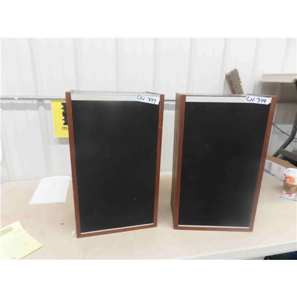 Set of 2 Sony SS-2800 Speakers