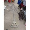 Image 1 : 5' Christmas Star on Metal 7' Stand