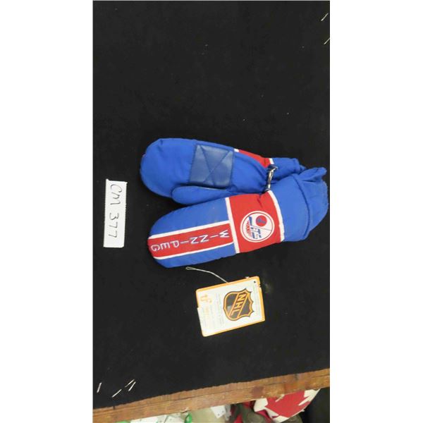 Vintage WPG Jets Youth Mitts - Brand New with Tags