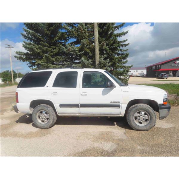 2000 Chevrolet Tahoe 4x4 5.3 L Automatic 8 Cylinder 4 Door S# 1GNEK13T5YJ151702 