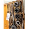 Image 4 : Old Quality Tap + Die Set in Wooden Case - BUTFLD Canada