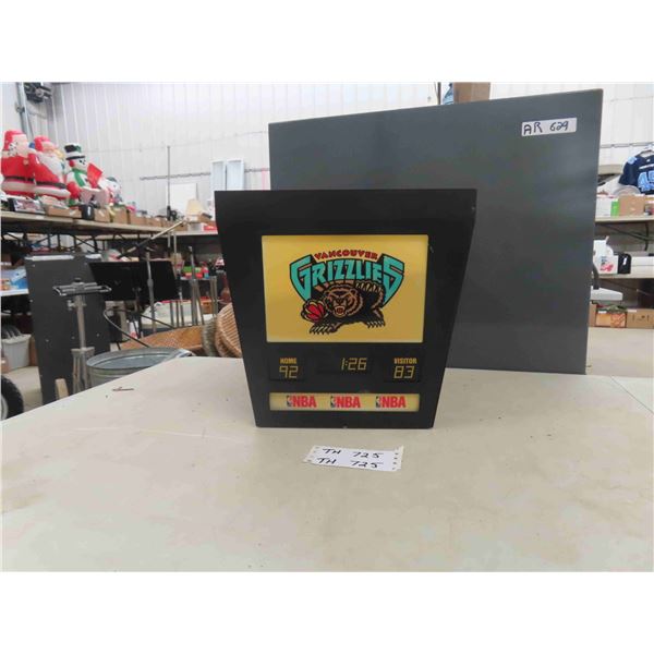 Vancouver Grizzlies Light 12  x 12  x 12  - Damage Shown in Last Picture