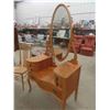 Image 2 : Birds Eye Maple Vanity with Chair - Total Height 70" x 38.5" x 21"