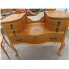 Image 5 : Birds Eye Maple Vanity with Chair - Total Height 70" x 38.5" x 21"