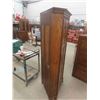 Image 9 : 1/4 Cut Oak Corner Armoire 23" x 35" x 69"