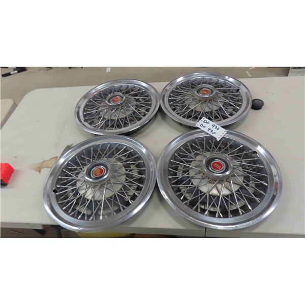 Set of 4 Matching Spoked Hubcaps