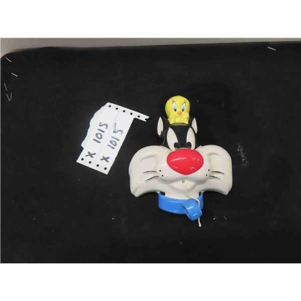 Looney Tunes Sylvester + Tweety String Holder