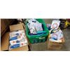 Image 1 : LOT OF CLEANING SUPPLIES, SPONGES, GLOVES AND MOP HEADS