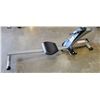 Image 1 : SUNNY HEALTH AND FITNESS ROWING MACHINE