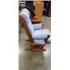 Image 4 : VINTAGE DUTAILER ROCKING CHAIR