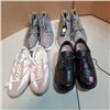 Image 1 : 4 PAIRS OF AS NEW SIZE 7 1/2 - 8 FOOTWEAR INCLUDING LEVI'S  APEX AND TRETORN