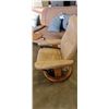 Image 3 : BROWN LEATHER SWIVEL RECLINER CHAIR W/ TRAY