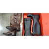 Image 2 : AS NEW LADIES HUNTER BOOTS SIZE 7 AND BROWN BOOTS SIZE 6.5