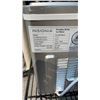 Image 3 : INSIGNIA 26LB PORTABLE ICE MAKER TESTED AND WORKING - RETAIL $199