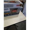 Image 2 : BLACK AND DECKER CRISP AND BAKE 6 SLICE TOASTER OVEN TESTED AND WORKING - RETAIL $119