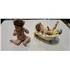 Image 1 : 2 COLLECTIBLE PORCELAIN DOLLS W/ BATH TUB