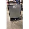 Image 5 : STAINLESS GE MINI FRIDGE - TESTED WORKING