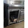 Image 10 : Montague Co. 18S Range w/ Fry-Top, Oven & Metal Shelf