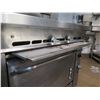 Image 16 : Montague Co. 18S Range w/ Fry-Top, Oven & Metal Shelf