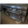 Image 9 : Montague Co. 18S Range w/ Fry-Top, Oven & Metal Shelf