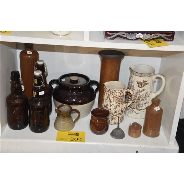 COLLECTION OF VINTAGE STONEWARE, GLASS BOTTLES, CERAMICS, PITCHERS & OIL CAN (13 PCS)