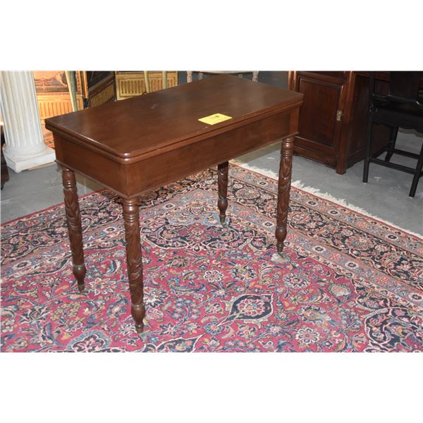 ANTIQUE AMERICAN 19TH CENTURY FOLD OVER TOP SQUARE TABLE RAISED ON CYLINDRICAL LEGS CARVED W/RING & 