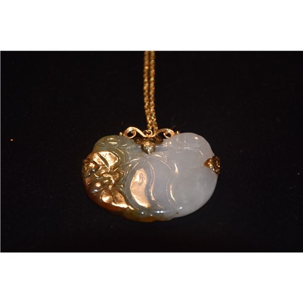 MING'S 14K CARVED JADE PENDANT/BROOCH W/GOLD FILLED CHAIN