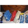 Image 3 : COLLECTION OF BAGS: PAN AM, HAWAIIAN AIRLINES & UNITED (10 PCS)
