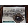 Image 2 : FRAMED PHOTO "JERRY'S SWEET SHOP" ON THE BEACH OF HALEIWA W/COIN PURSE, ASHTRAY & COMB