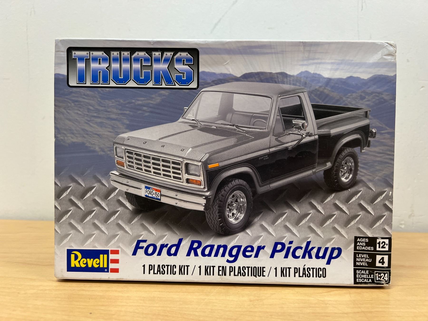 Revell Ford Ranger Pickup Truck Model Kit 1/24 - open box, looks ...