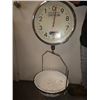 Image 2 : Vintage Large  Chatillon Hanging Scale