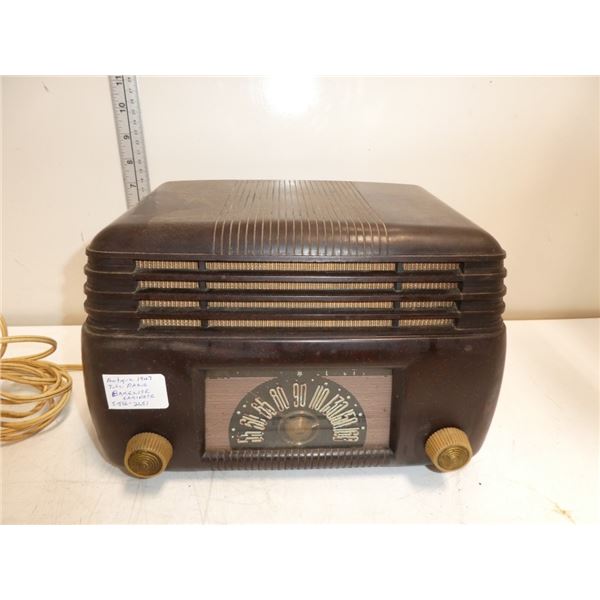 Antique 1947 Tube Radio