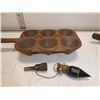 Image 3 : Cast Iron Molds and Plumb Bobs
