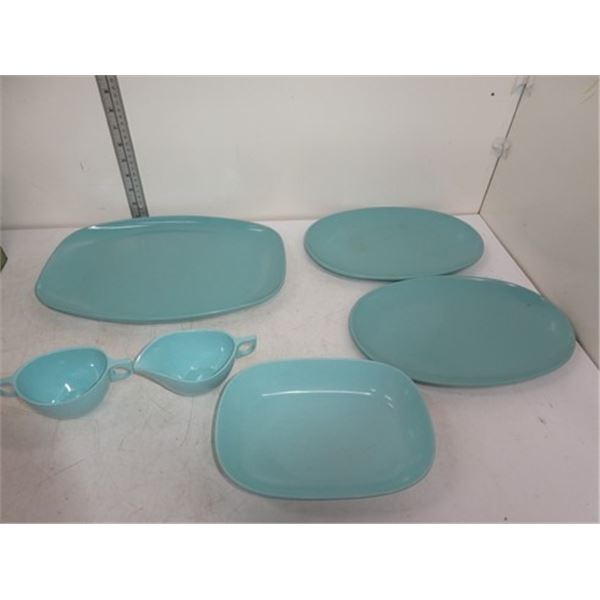 Melamine dinnerware set