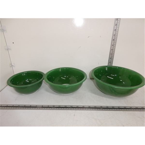 3 green Glass Pyrex  mixing bowls