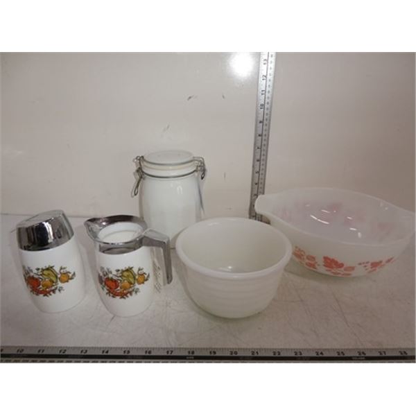 Vintage cream and sugar milk glass, ribbed glass