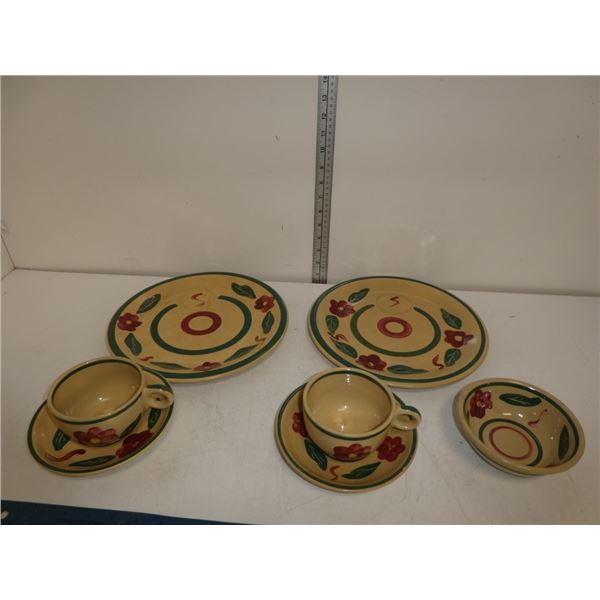 Watt U.S.A. 2- Cup and Saucer, 2- Plates and