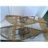 Image 3 : Antique Torpedo Set of Snow Shoes