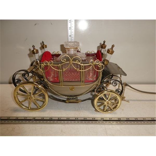 Vintage Carriage Caraf and Shotglasses Holder