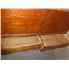 Image 8 : Antique Showcase