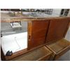 Image 9 : Antique Showcase