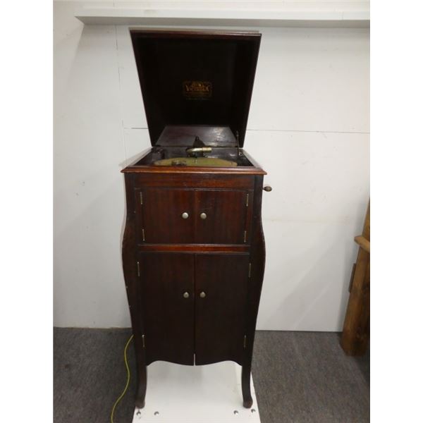 Antique Victrola Grammophone