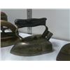 Image 5 : 4 Antique Irons