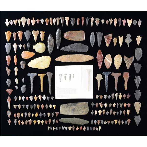 LARGE GROUP OF NATIVE AMERICAN FLINT ARROWHEADS,