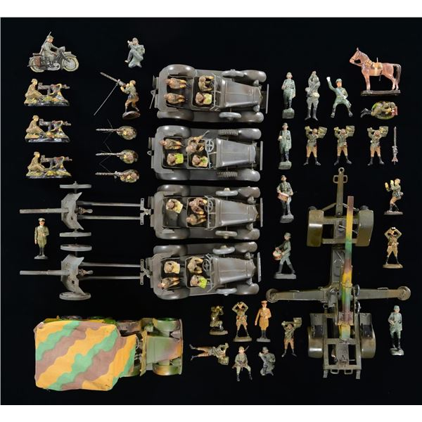 GROUPING OF GERMAN WWII MILITARY TOYS & FIGURINES.