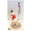 Image 1 : FLAT WITH SMOWMAN COOKIE JAR, COLLECTORS PLATE,