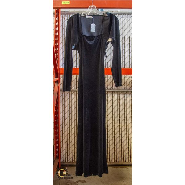 VTG. SIZEÿ13/14 BLACK VELVET 2 PIECE