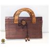 Image 1 : VTG. BOHO BROWN BAMBOO SLAT PURSE