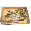 Image 1 : FLAT OF CHISSELS AND STANLEY SCREWDRIVERS